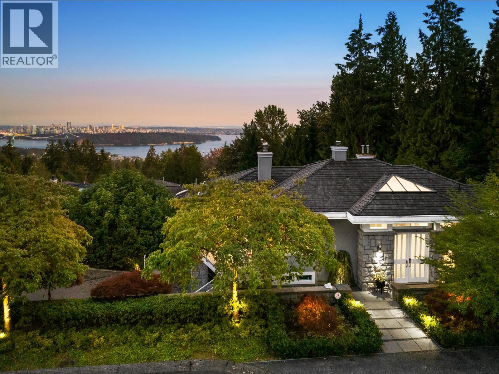 1590 Tyrol Court, West Vancouver, British Columbia  V7S 3G5 - Photo 2 - R3143058