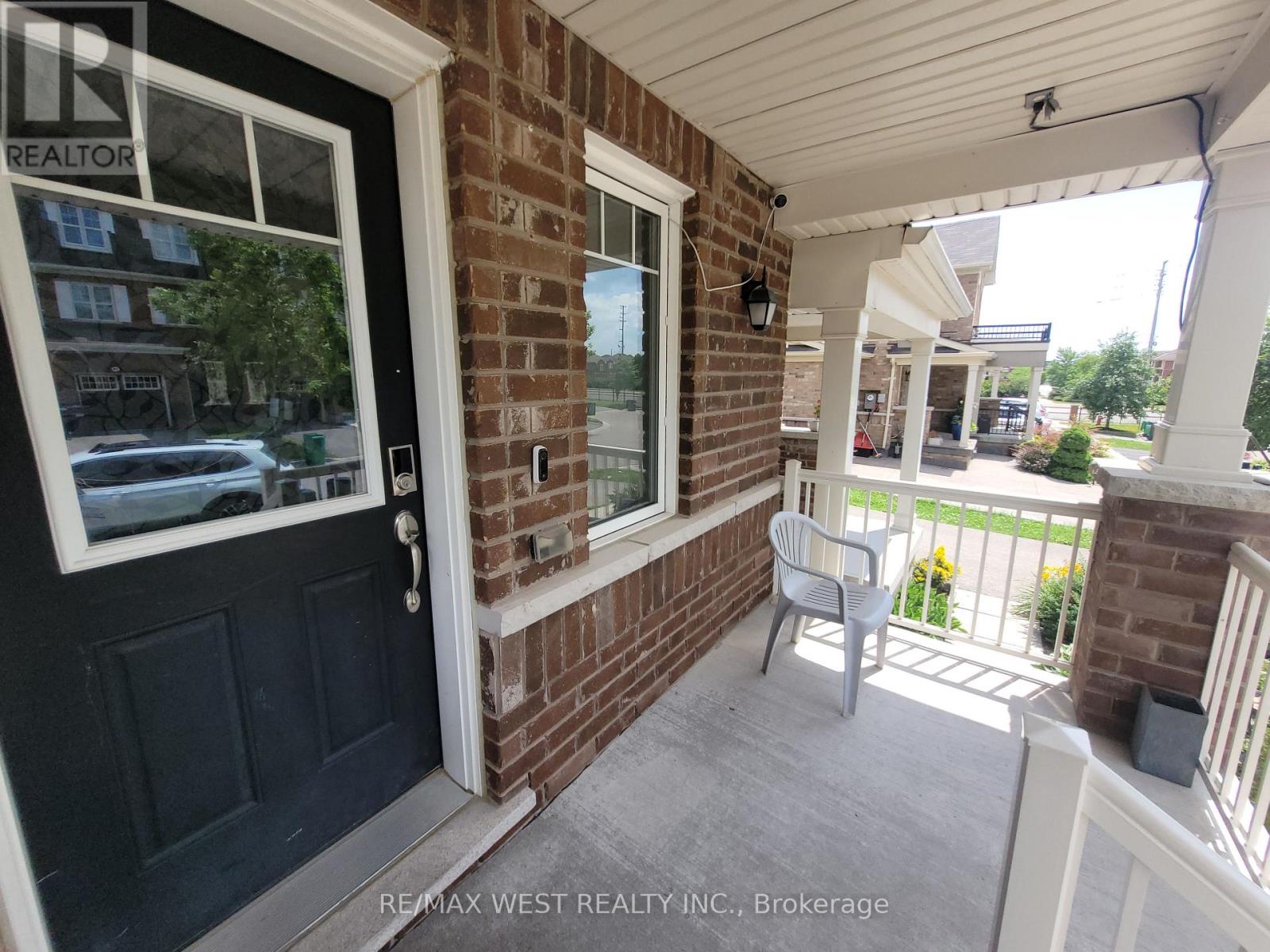 Main And Second Floor - 60 Quillberry Close E, Brampton, Ontario  L7S 0A8 - Photo 2 - W13521812