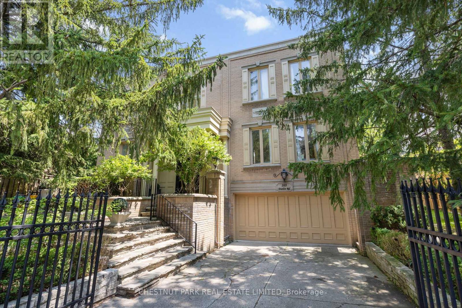 103 DUNLOE ROAD, Toronto, Ontario