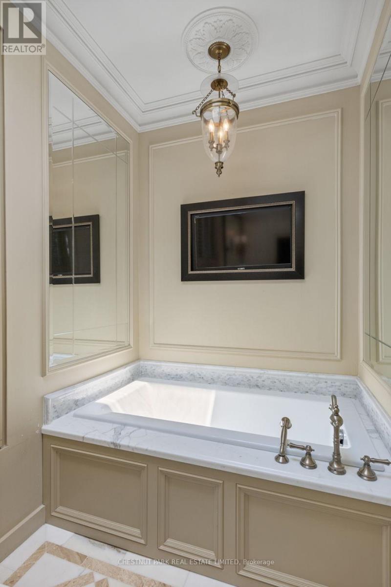 103 Dunloe Road, Toronto, Ontario  M5P 2T7 - Photo 16 - C13529284