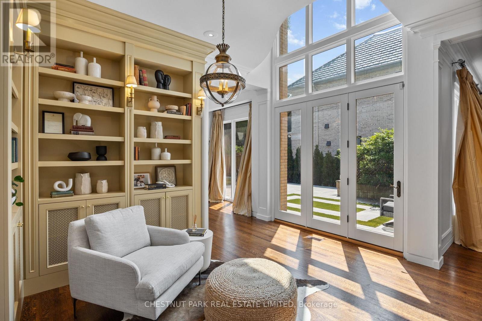 103 Dunloe Road, Toronto, Ontario  M5P 2T7 - Photo 3 - C13529284