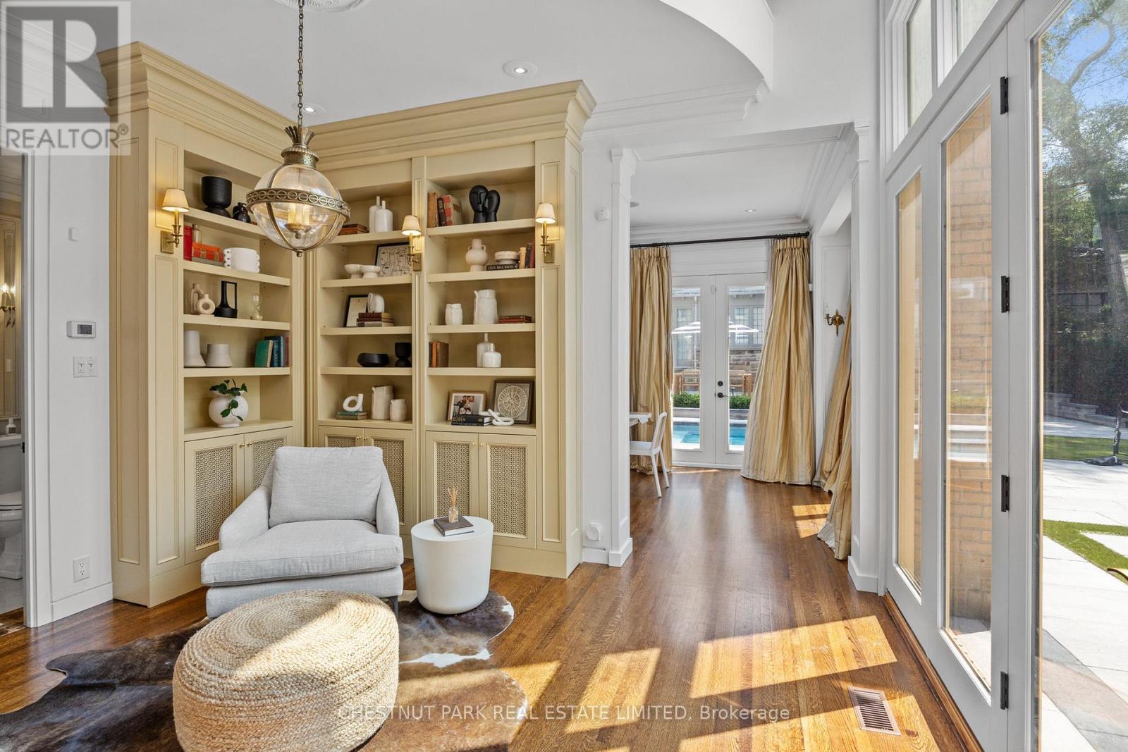 103 Dunloe Road, Toronto, Ontario  M5P 2T7 - Photo 4 - C13529284