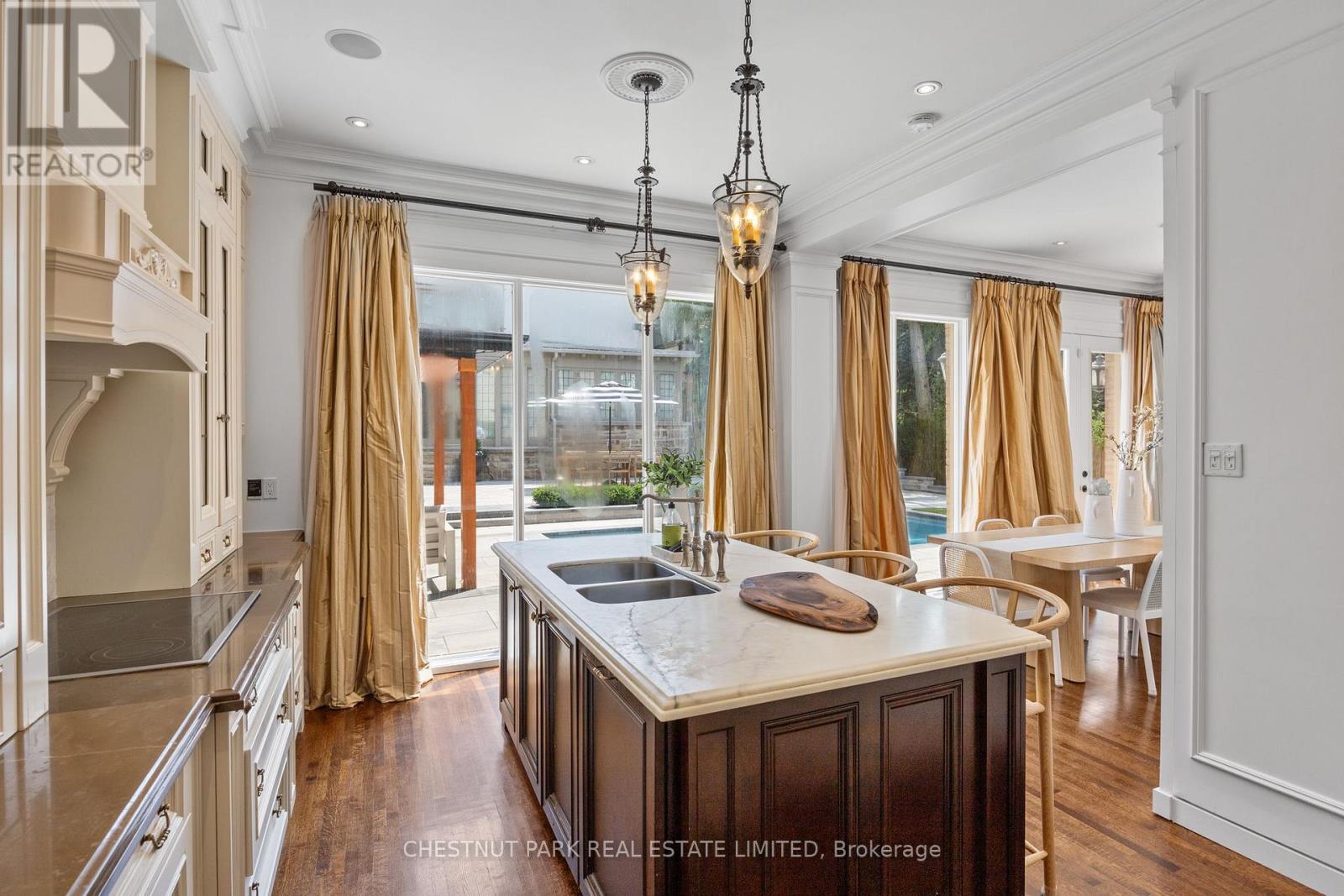 103 Dunloe Road, Toronto, Ontario  M5P 2T7 - Photo 8 - C13529284