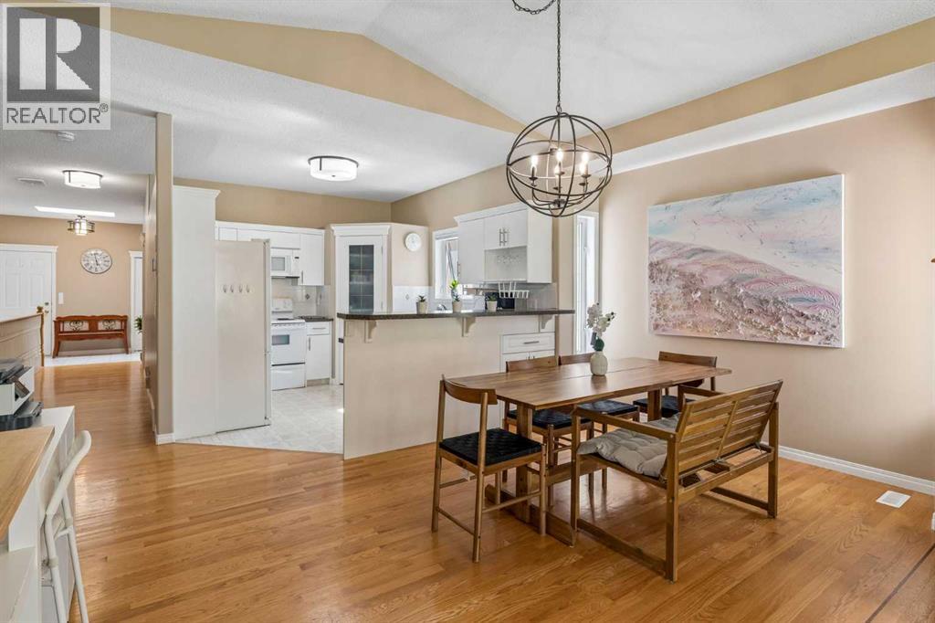 120 Scimitar Heath NW, Calgary, Alberta  T3L 2E1 - Photo 8 - A2325355
