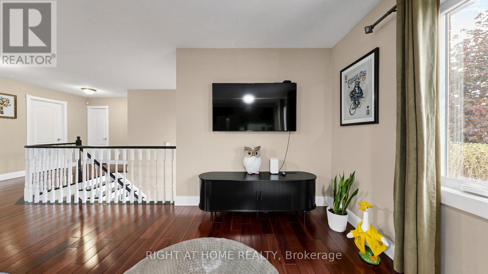 6 Compton Crescent, Bradford West Gwillimbury, Ontario  L3Z 2X5 - Photo 8 - N13529294