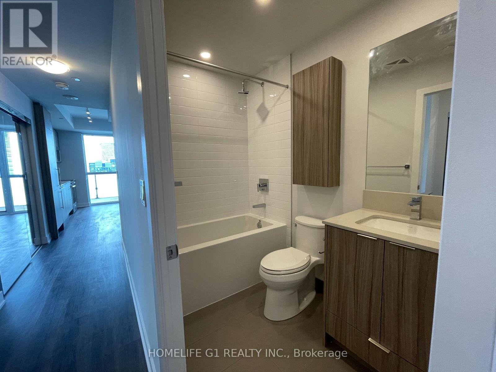 4504 - 430 Square One Drive, Mississauga, Ontario  L5B 0L6 - Photo 3 - W13529190