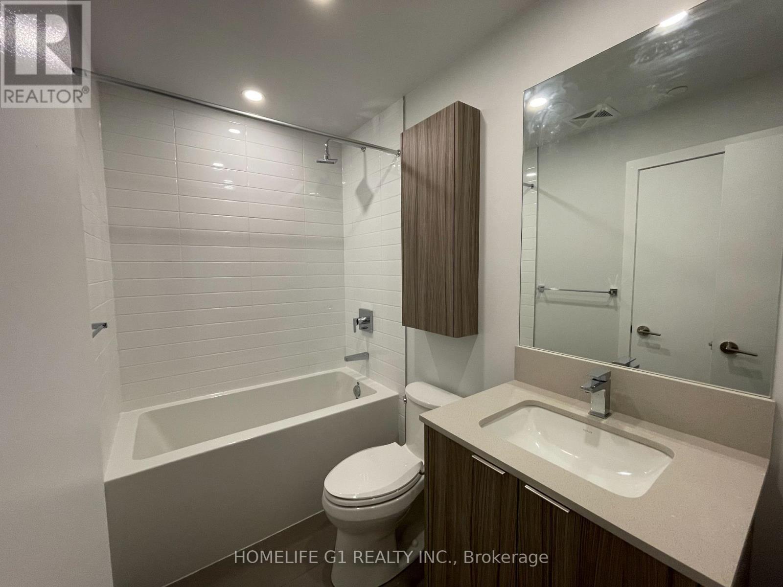 4504 - 430 Square One Drive, Mississauga, Ontario  L5B 0L6 - Photo 4 - W13529190