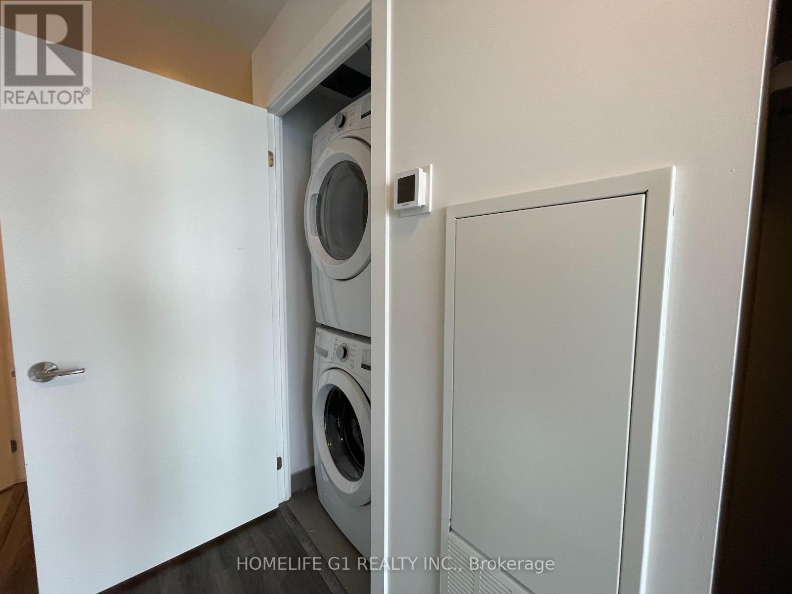 4504 - 430 Square One Drive, Mississauga, Ontario  L5B 0L6 - Photo 7 - W13529190