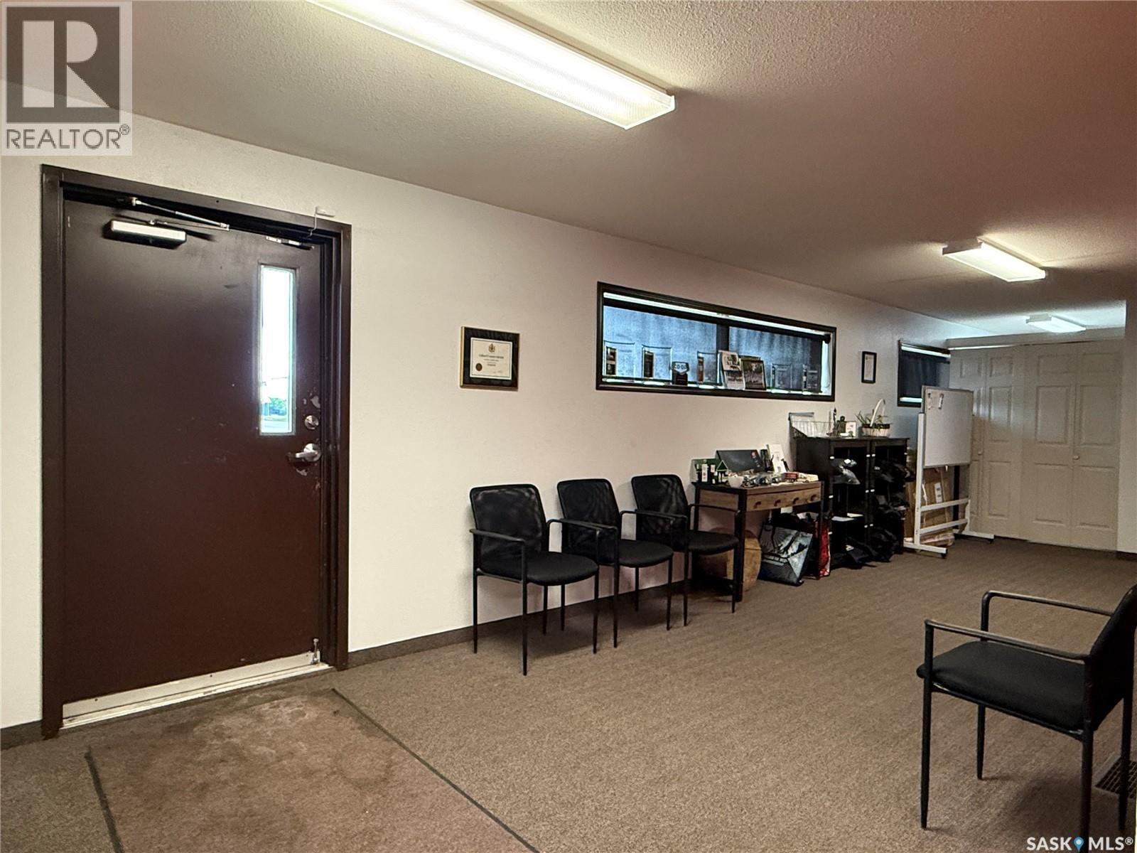 751 7th Avenue W, Melville, Saskatchewan  S0A 2P0 - Photo 2 - SK041576