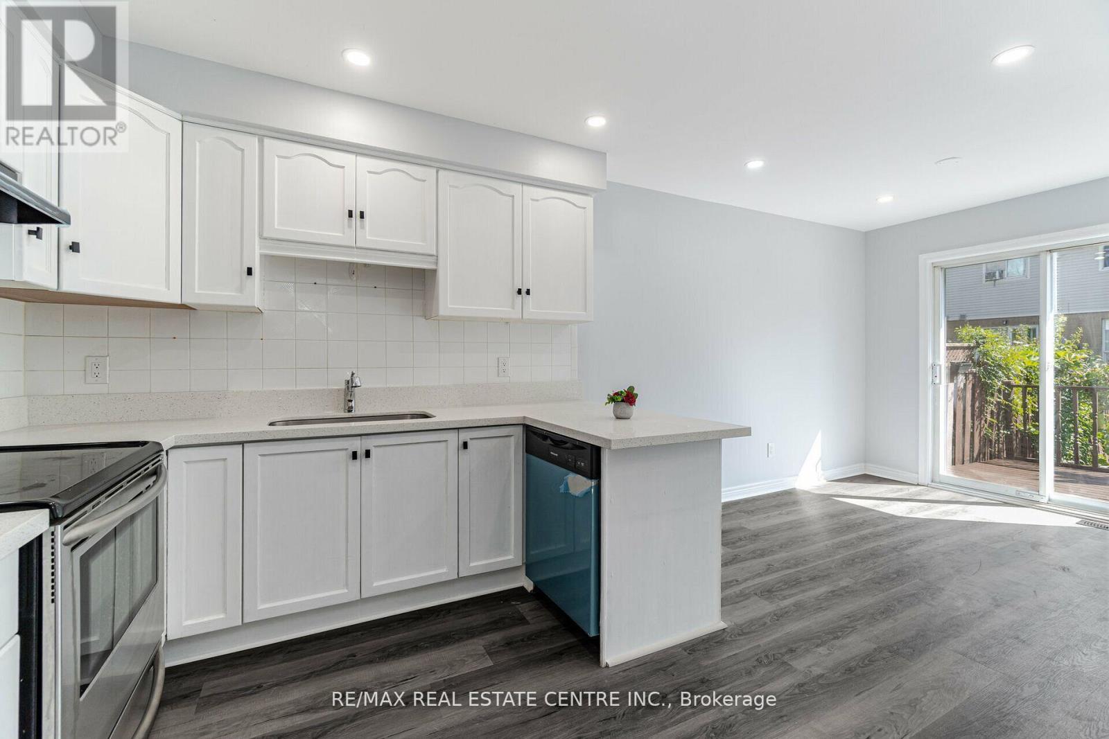 63 Pinewoods Drive, Hamilton, Ontario  L8J 2T6 - Photo 8 - X13524992