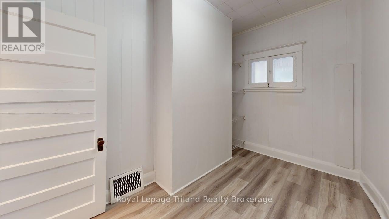 279 Vansittart Avenue, Woodstock, Ontario N4S 6G4 - Photo 3 - X13529490