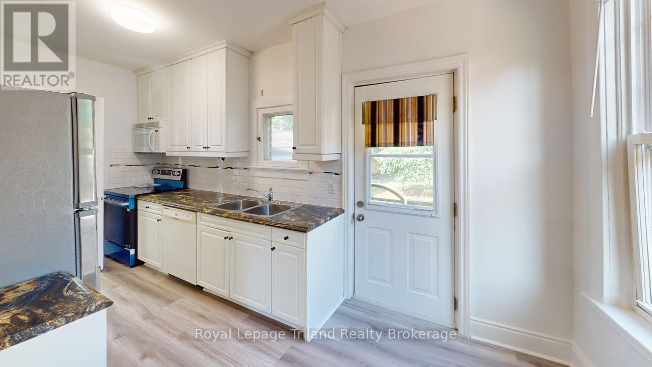 279 Vansittart Avenue, Woodstock, Ontario N4S 6G4 - Photo 6 - X13529490