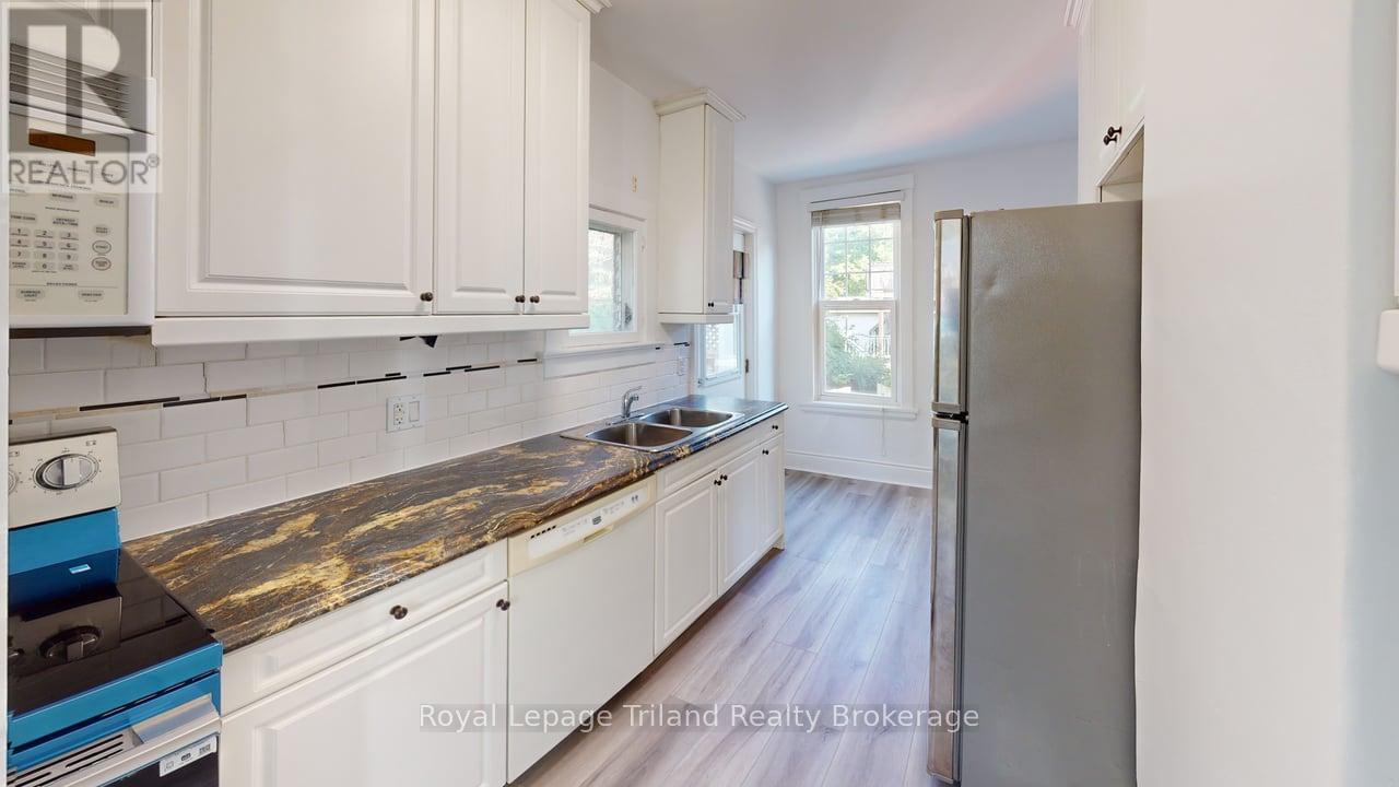 279 Vansittart Avenue, Woodstock, Ontario N4S 6G4 - Photo 7 - X13529490