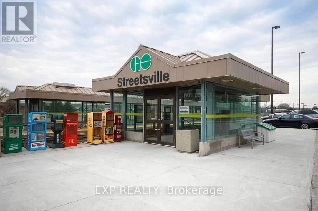 Upper Level - 254 Hillside Drive, Mississauga, Ontario  L5M 1G5 - Photo 12 - W13521528
