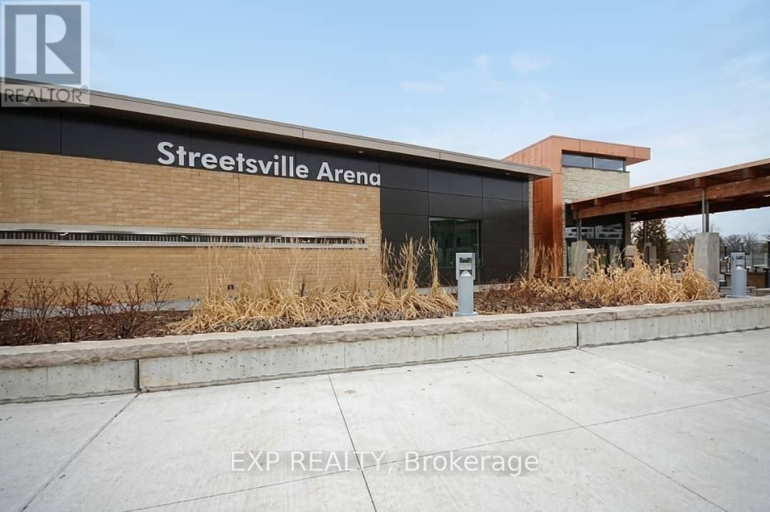 Upper Level - 254 Hillside Drive, Mississauga, Ontario  L5M 1G5 - Photo 11 - W13521528
