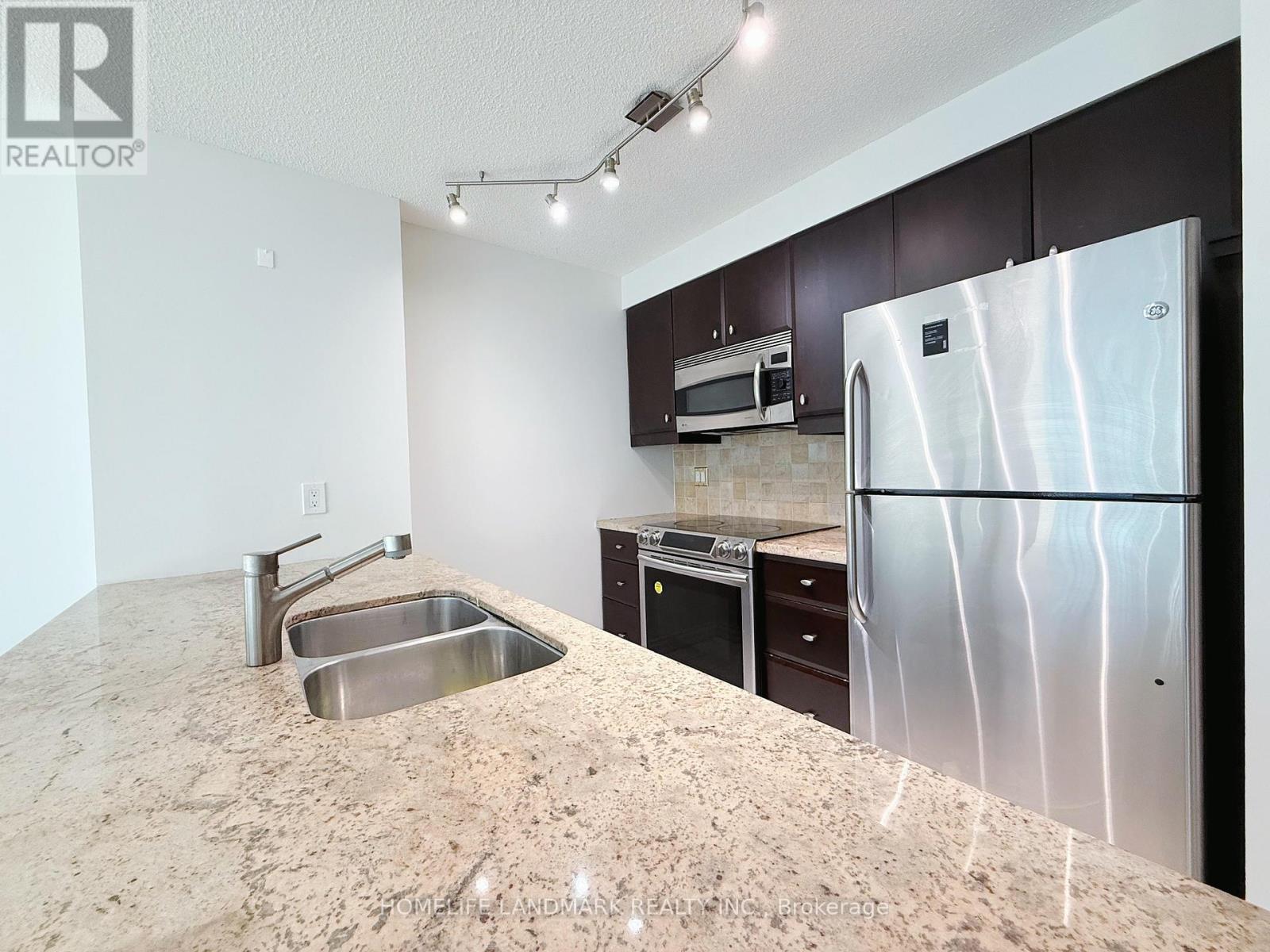 1804 - 10 Yonge Street, Toronto, Ontario  M5E 1R4 - Photo 4 - C13529368