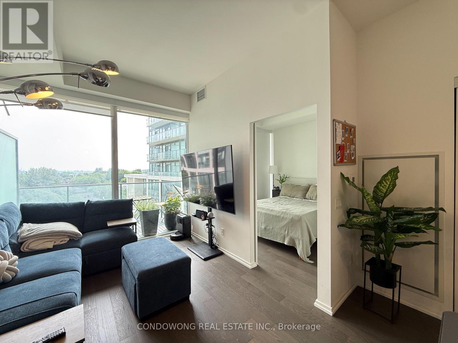 1242 - 8 HILLSDALE AVENUE E