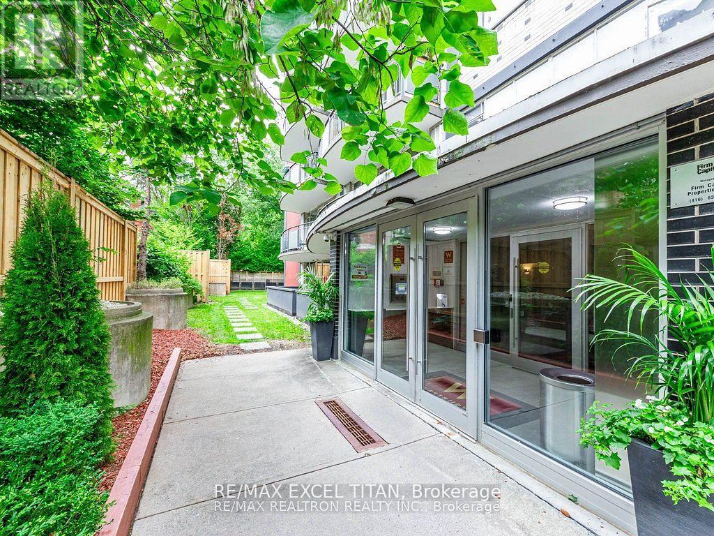 407 - 25 Bedford Road, Toronto, Ontario  M5R 2K1 - Photo 2 - C13529436
