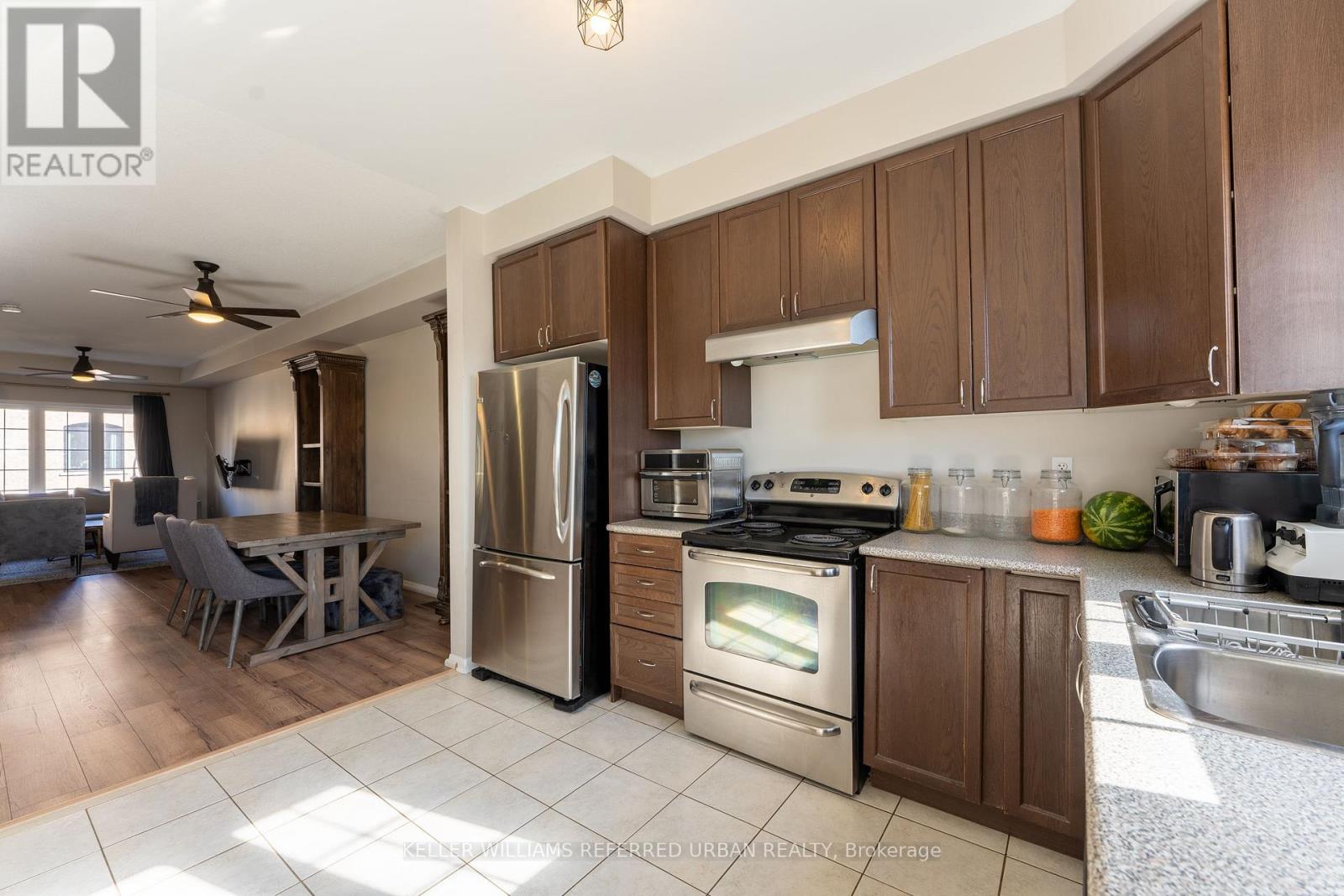 14 - 1250 St Martins Drive, Pickering, Ontario  L1W 0A2 - Photo 4 - E13529496