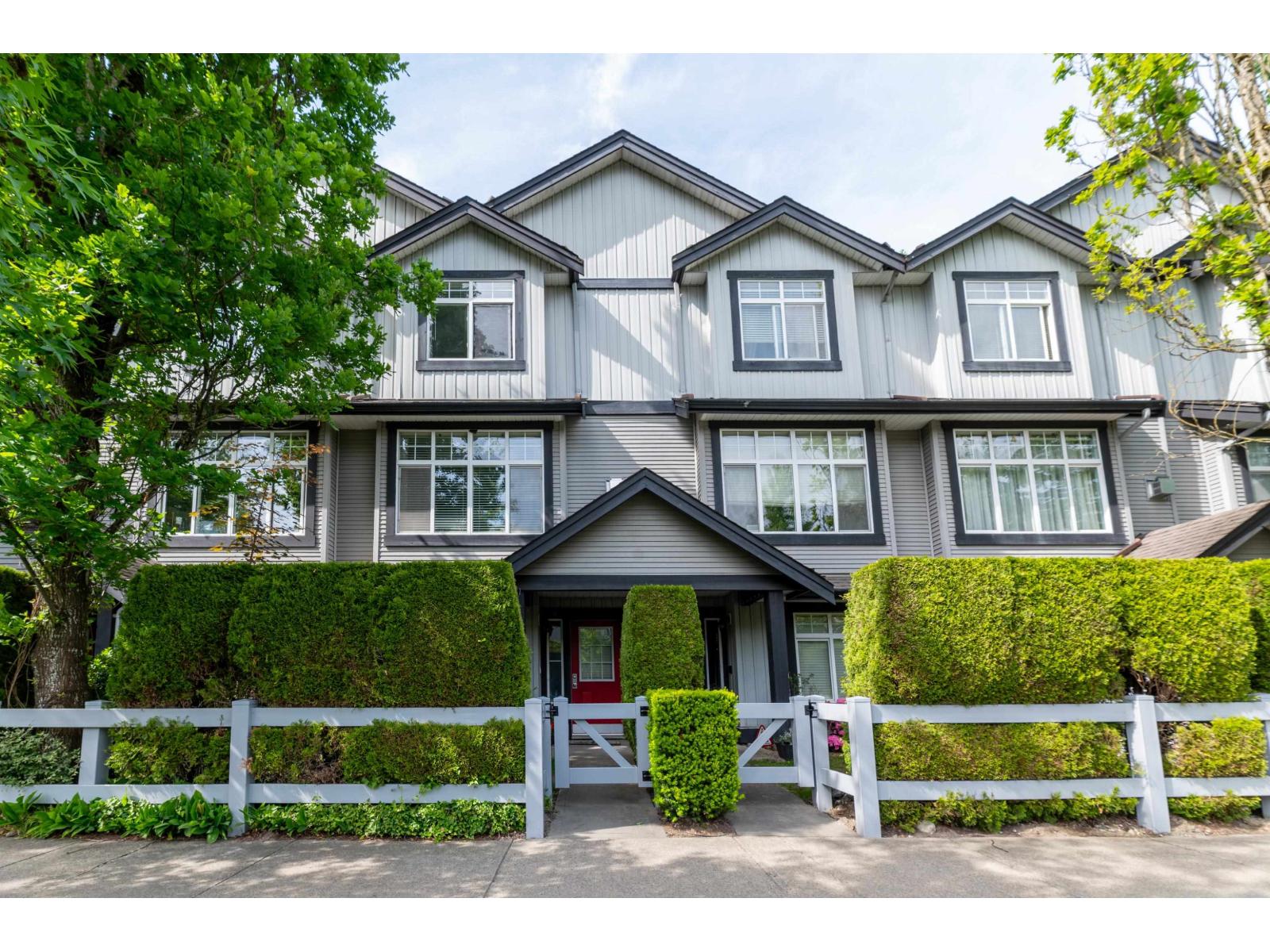 8 18839 69 AVENUE, surrey, British Columbia