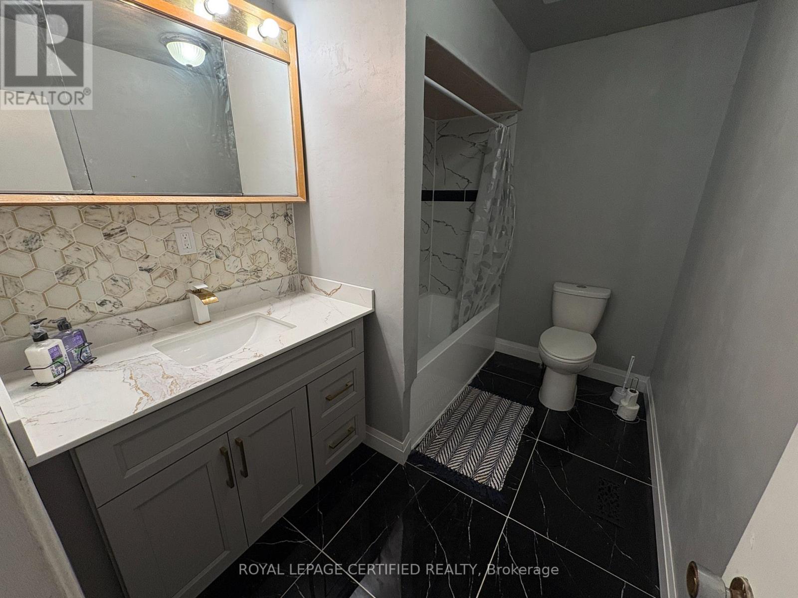 3 Lakeland Drive, Toronto, Ontario  M9V 1M8 - Photo 11 - W13529298