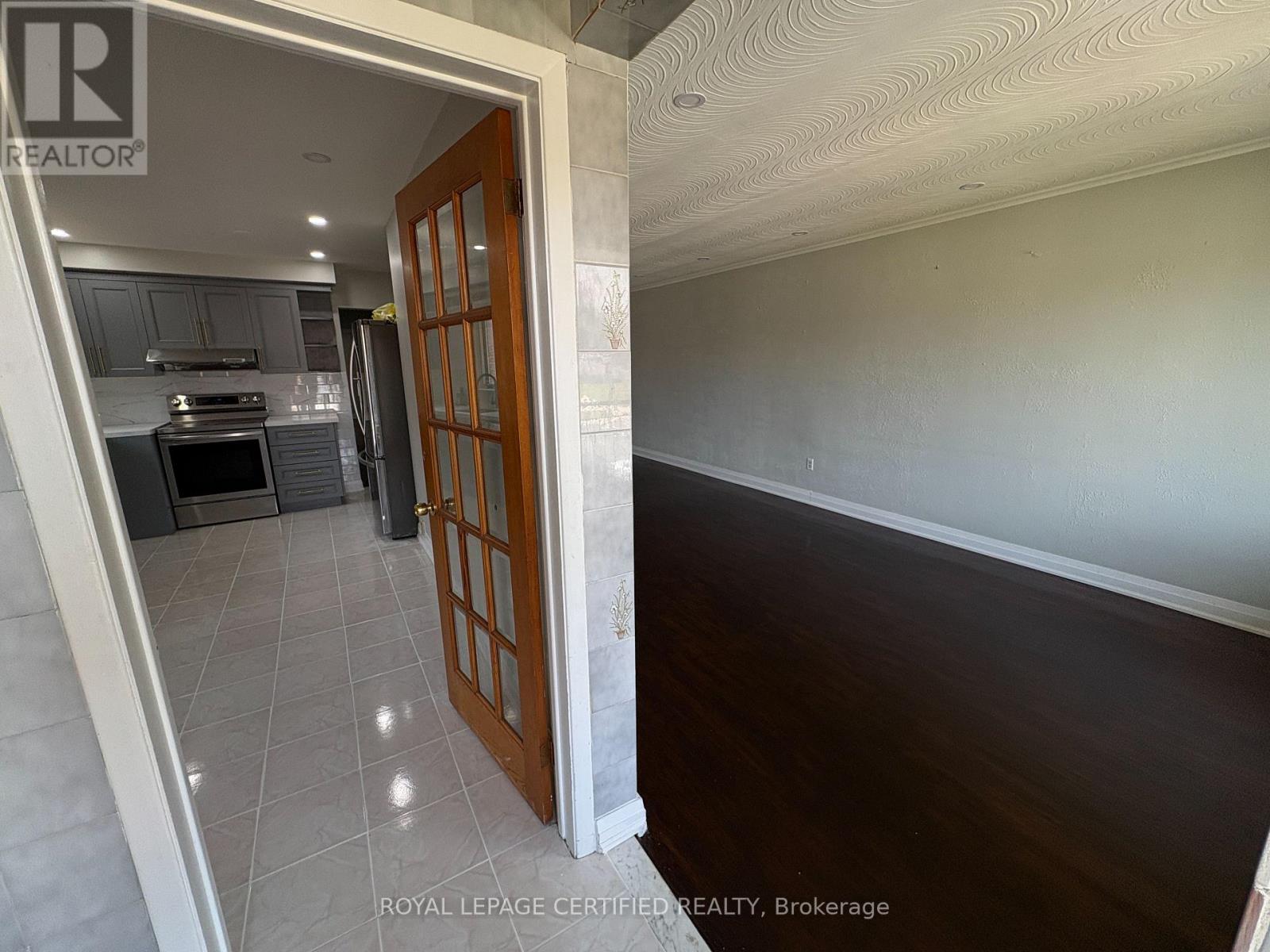 3 Lakeland Drive, Toronto, Ontario  M9V 1M8 - Photo 18 - W13529298