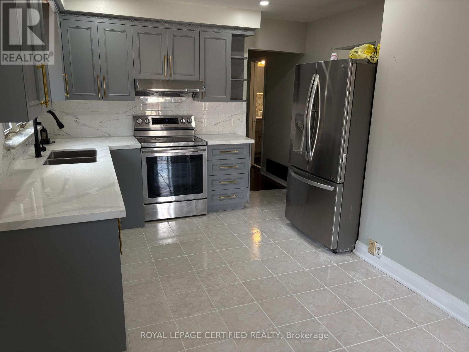 3 Lakeland Drive, Toronto, Ontario  M9V 1M8 - Photo 3 - W13529298