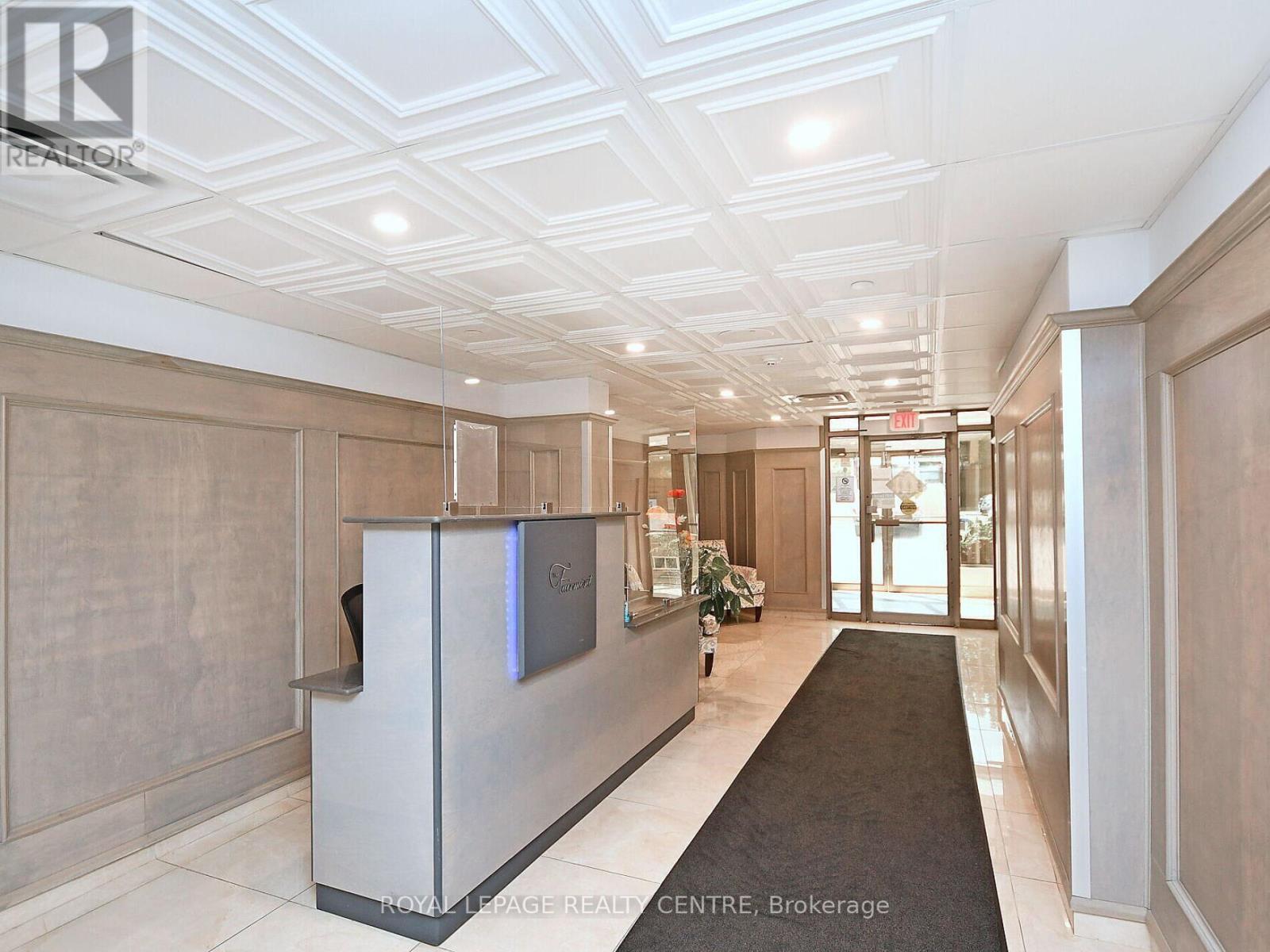 807 - 25 Fairview Road W, Mississauga, Ontario L5B 3Y8 - Photo 3 - W13529362