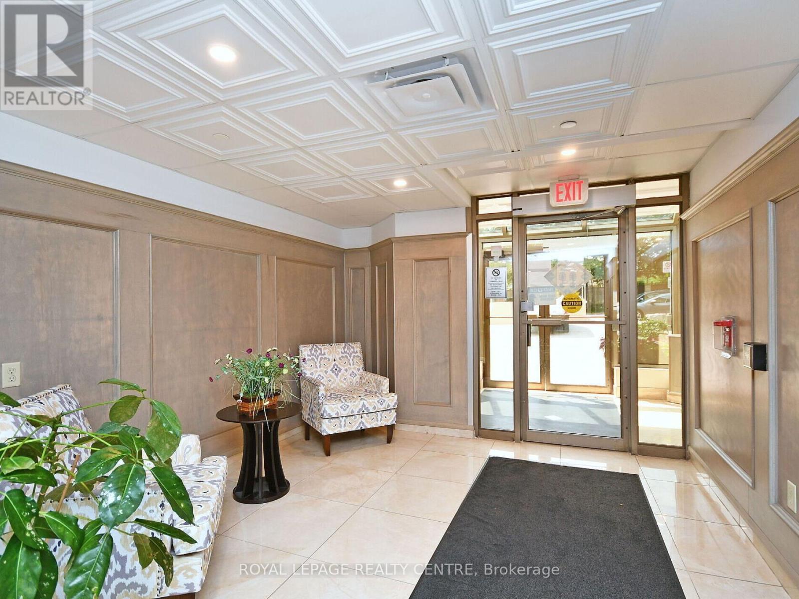 807 - 25 Fairview Road W, Mississauga, Ontario L5B 3Y8 - Photo 4 - W13529362