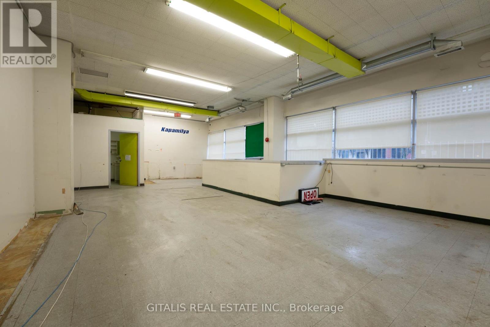 Vs - 160 Springhurst Avenue, Toronto, Ontario  M6K 1C2 - Photo 1 - W13529394