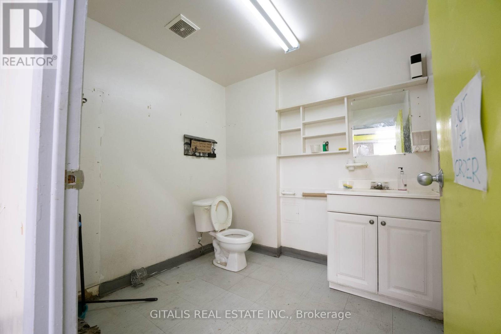 Vs - 160 Springhurst Avenue, Toronto, Ontario  M6K 1C2 - Photo 4 - W13529394