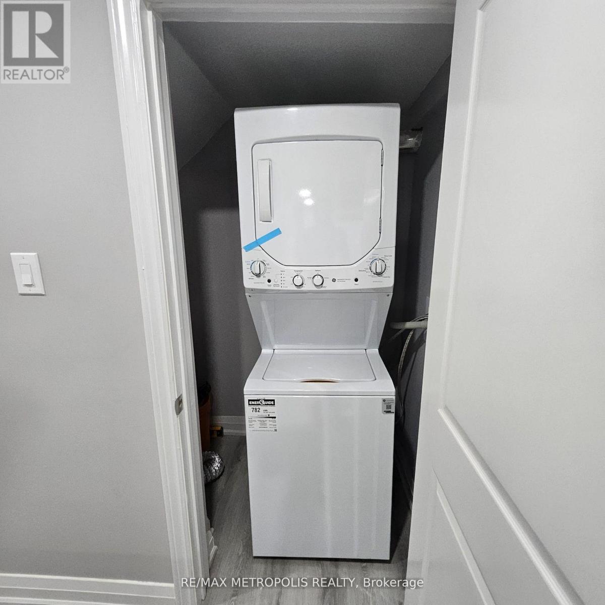 Bsmt - 294 Albright Road, Brampton, Ontario L6X 0J1 - Photo 9 - W13529418