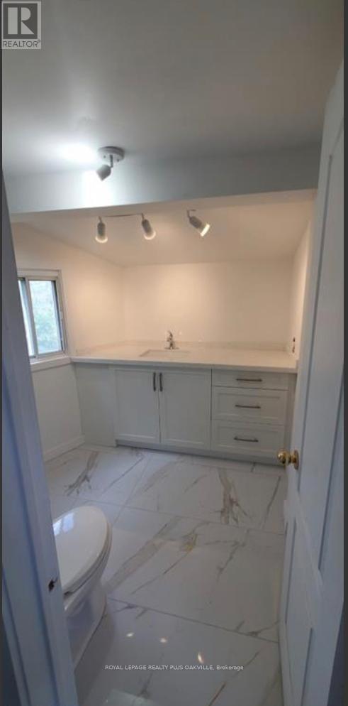 4 - 564 Lyons Lane, Oakville, Ontario L6J 2Y1 - Photo 2 - W13529510