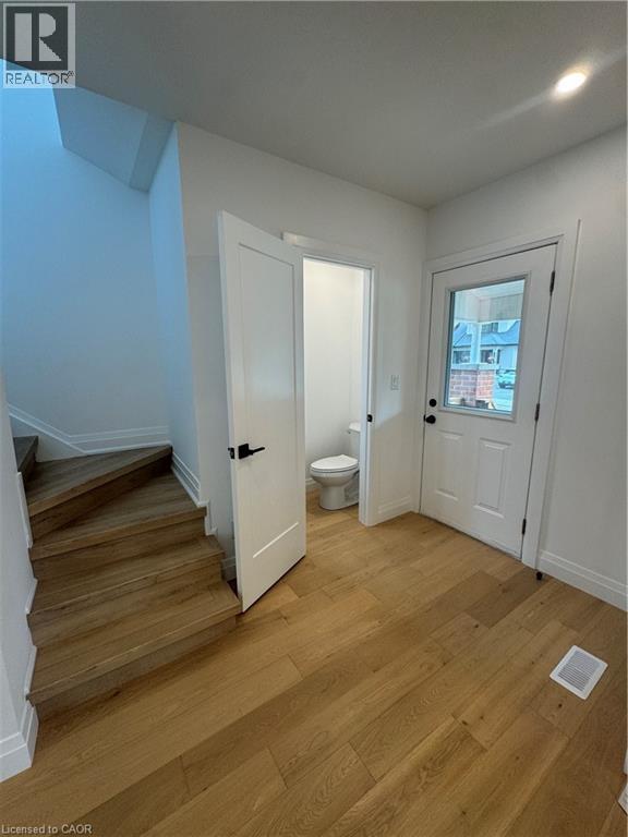 304 Park Street, Hamilton, Ontario  L9H 1Y9 - Photo 5 - 40833887