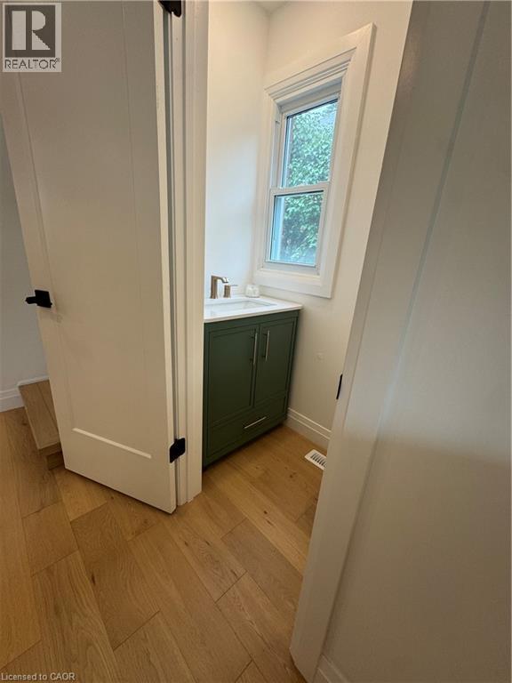 304 Park Street, Hamilton, Ontario  L9H 1Y9 - Photo 6 - 40833887