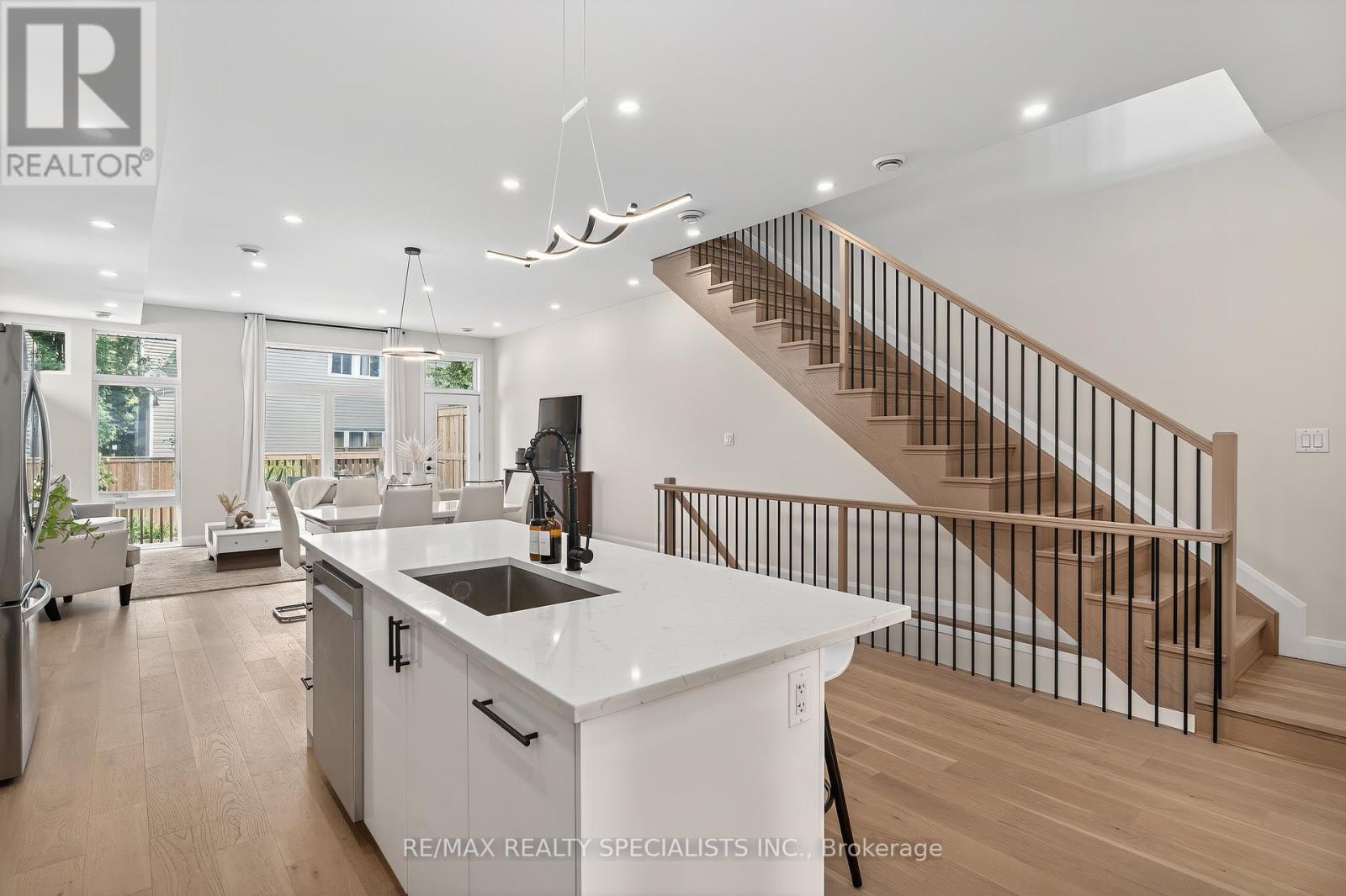 207 Montfort Street, Ottawa, Ontario  K1L 5P3 - Photo 8 - X13529364
