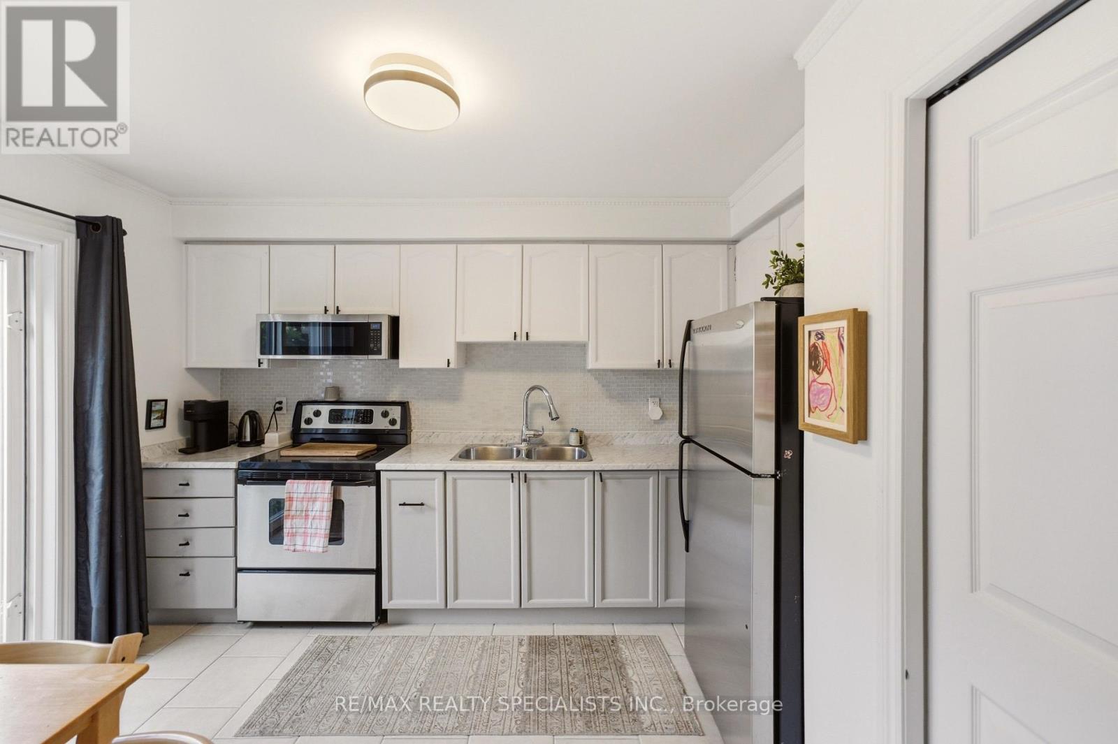 10 - 39 Pinewoods Drive, Hamilton, Ontario L8J 3Z4 - Photo 6 - X13529382