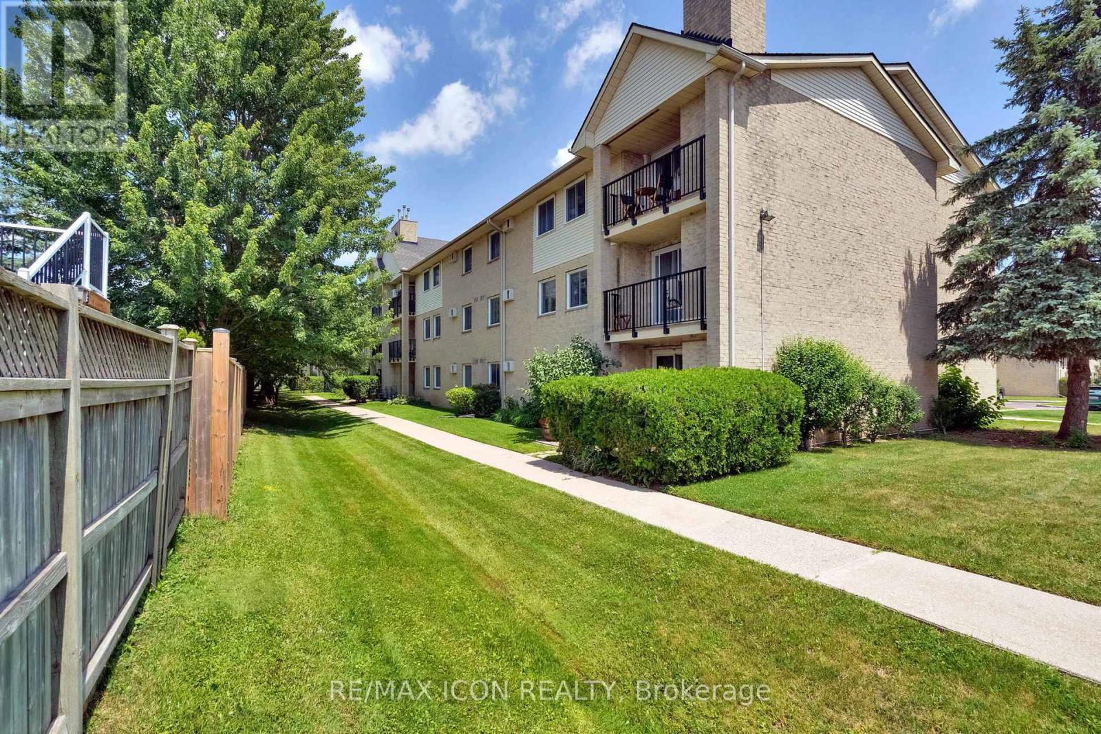 319 - 733 Deveron Crescent E, London South, Ontario  N5Z 4X7 - Photo 2 - X13529630