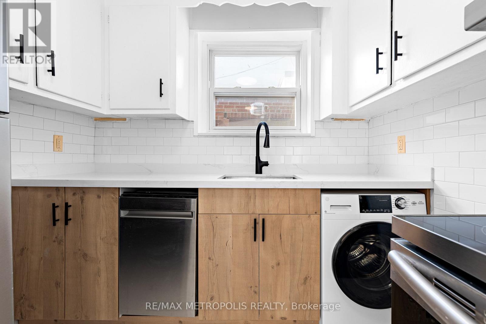 2 - 1030 Davenport Road, Toronto, Ontario  M6G 2B9 - Photo 12 - C13529604