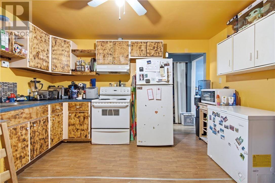 3297 Falconbridge Highway, Garson, Ontario  P3L 1E2 - Photo 3 - 2129016