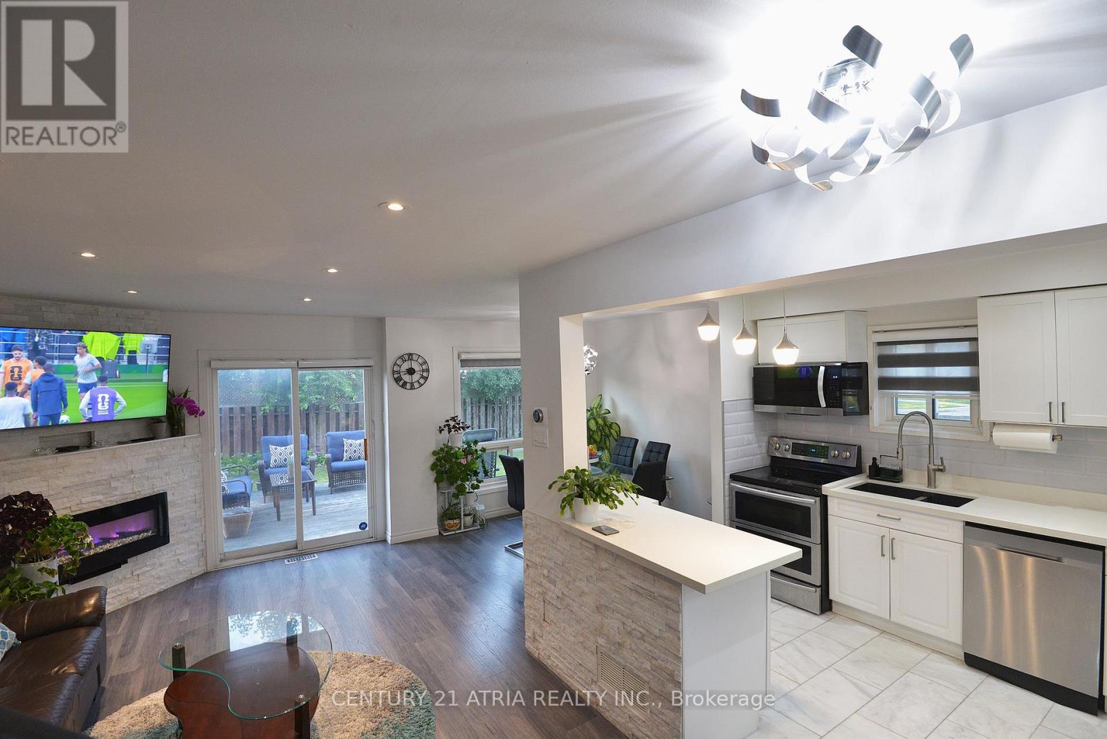 31 Carnelly Crescent, Ajax, Ontario  L1T 2H5 - Photo 11 - E13529562
