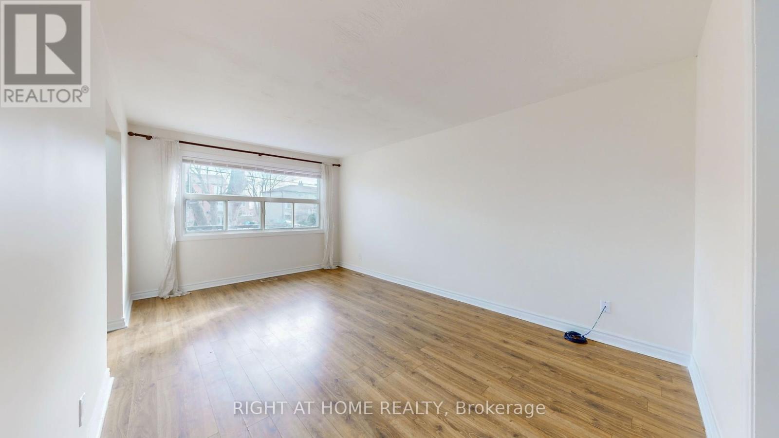 Main - 126 Celeste Drive, Toronto, Ontario  M1E 2V1 - Photo 5 - E13529572