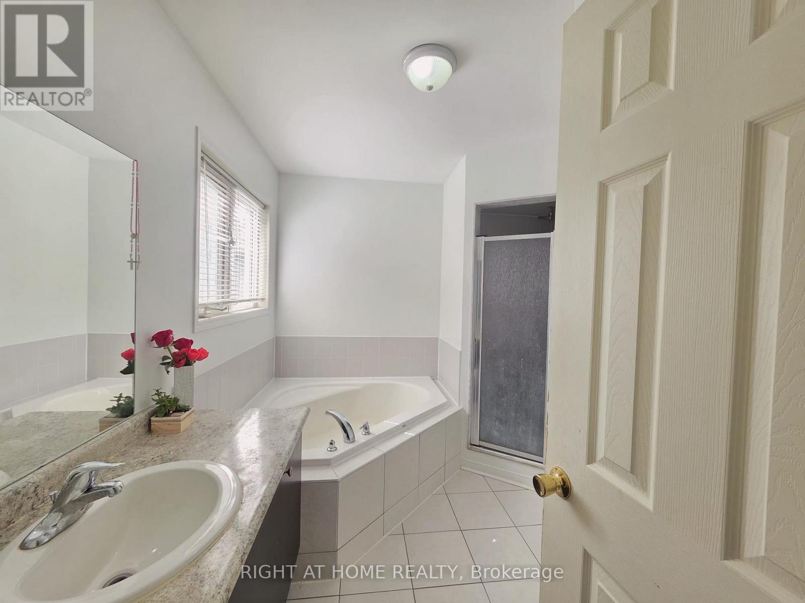 104 Odoardo Di Santo Circle, Toronto, Ontario  M3L 0E8 - Photo 10 - W13529574