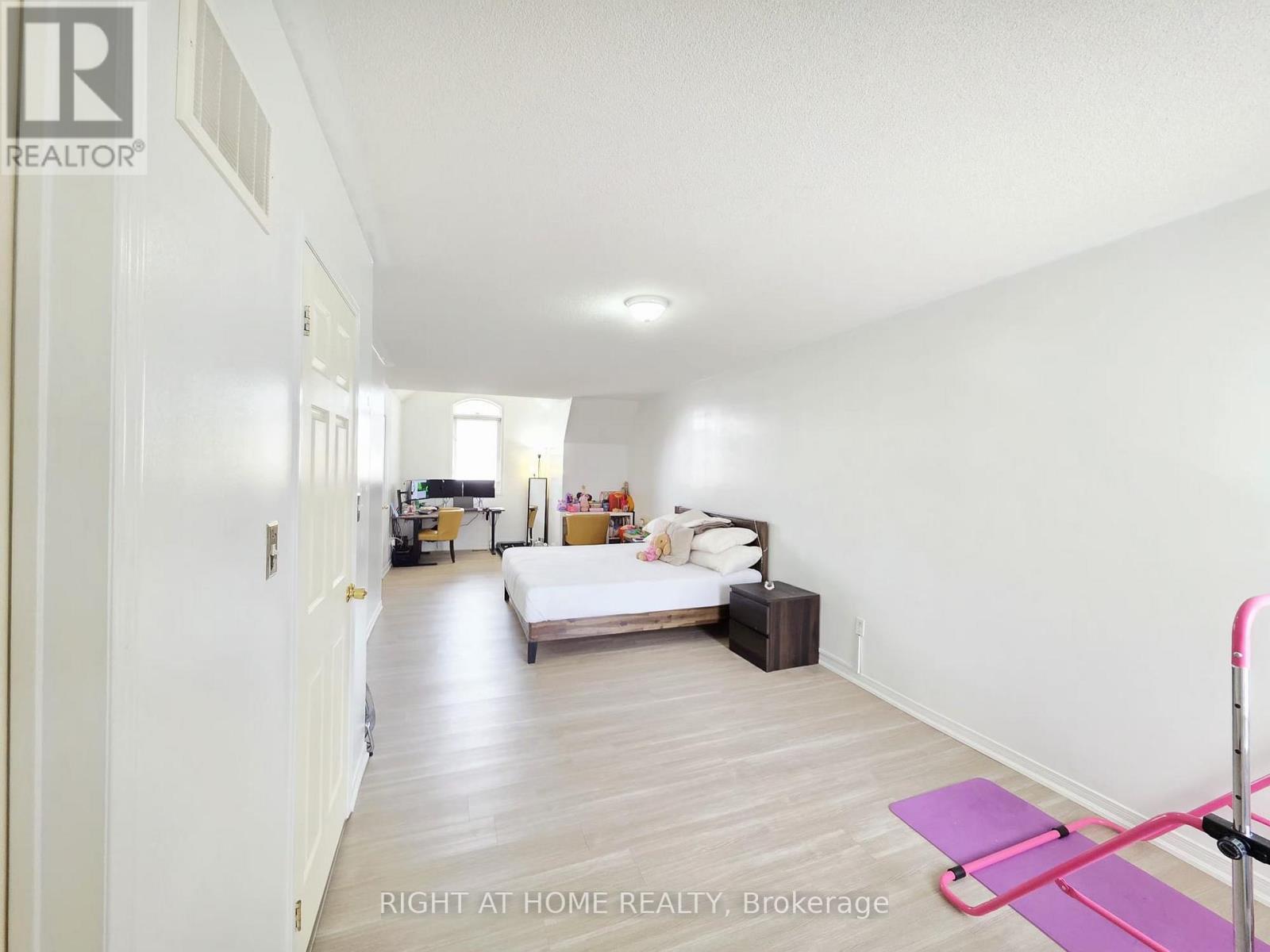 104 Odoardo Di Santo Circle, Toronto, Ontario  M3L 0E8 - Photo 11 - W13529574