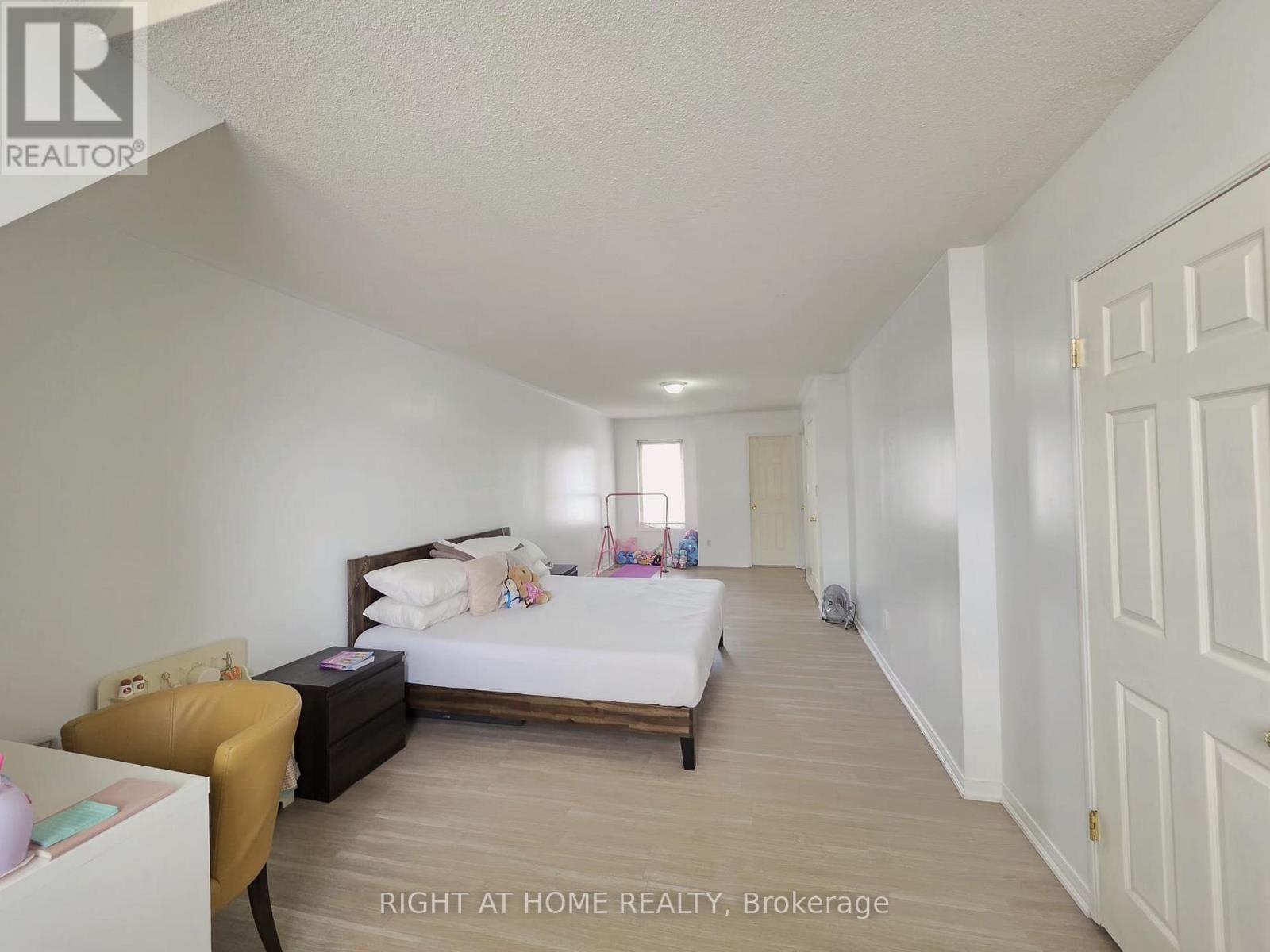 104 Odoardo Di Santo Circle, Toronto, Ontario  M3L 0E8 - Photo 12 - W13529574
