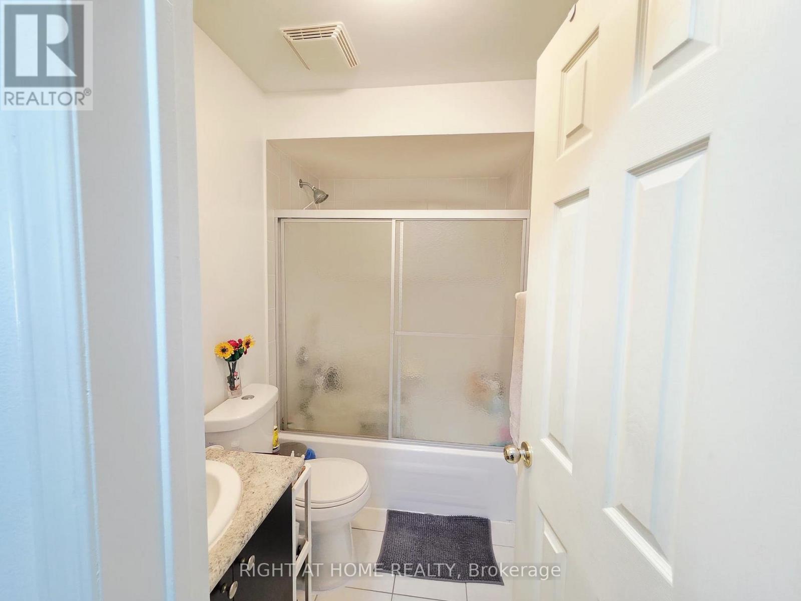 104 Odoardo Di Santo Circle, Toronto, Ontario  M3L 0E8 - Photo 13 - W13529574