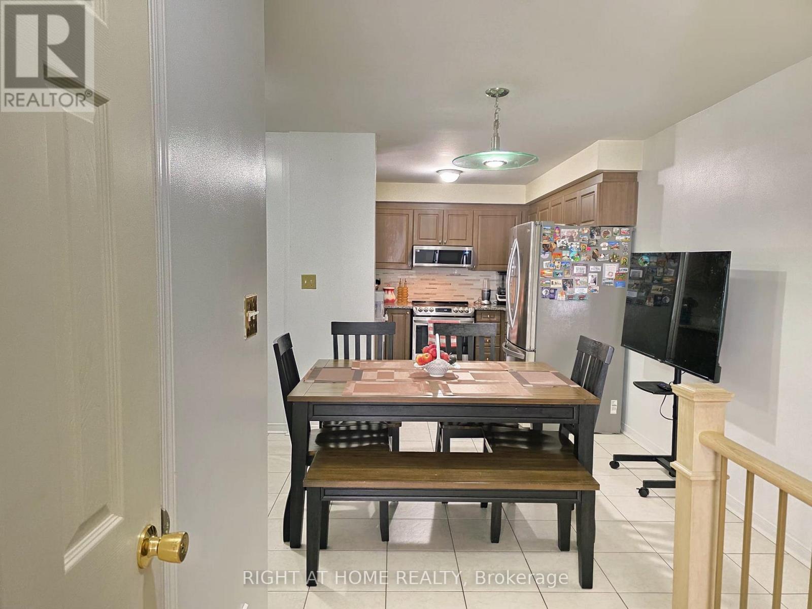 104 Odoardo Di Santo Circle, Toronto, Ontario  M3L 0E8 - Photo 7 - W13529574