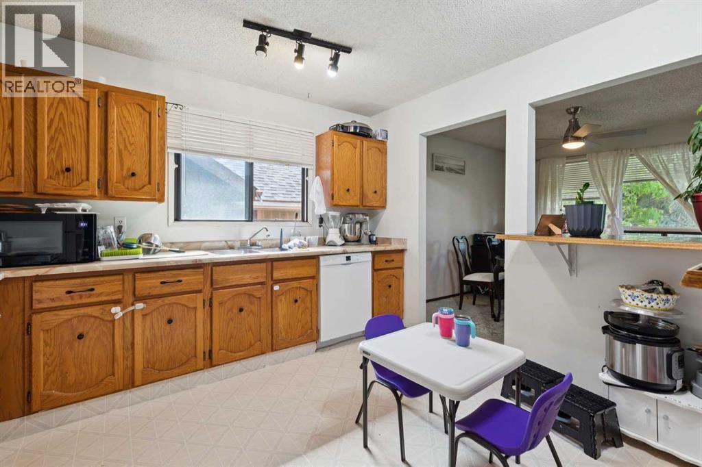 612 13 Avenue NE, Calgary, Alberta  T2E 1C6 - Photo 11 - A2326307
