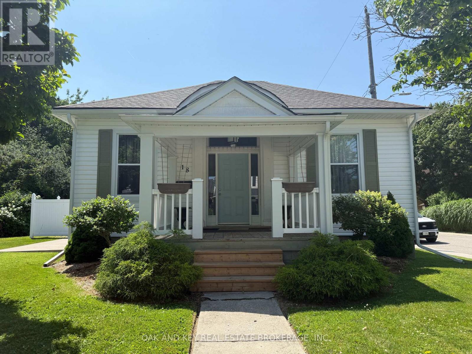 A - 18 Isabel Street, St. Thomas, Ontario N5R 3J7 - Photo 2 - X13529692