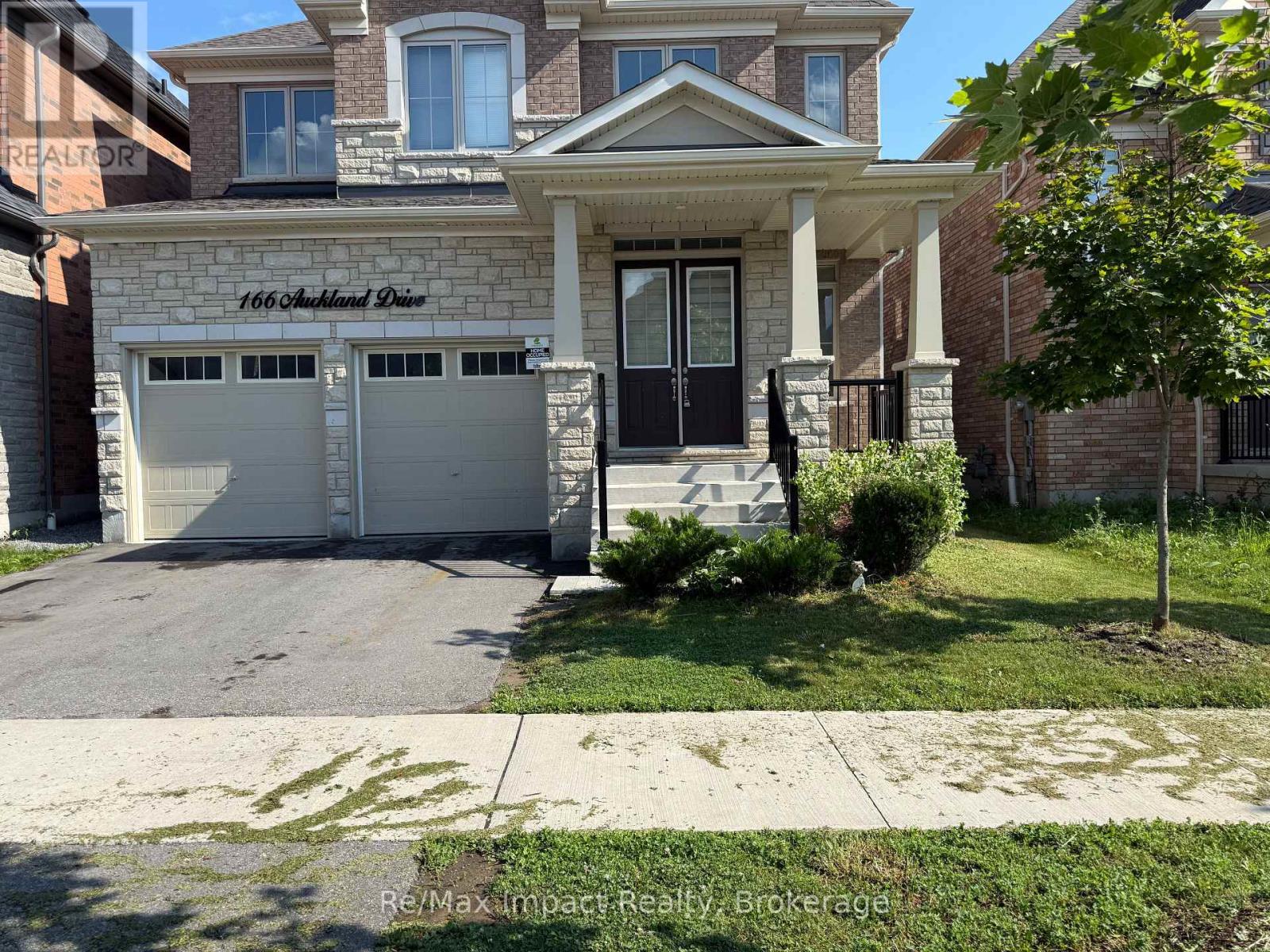 166 AUCKLAND DRIVE, Whitby, Ontario